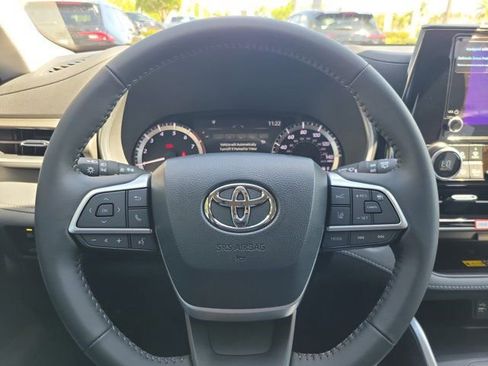 New 2026 Toyota Highlander XLE AWD/4WD image 13