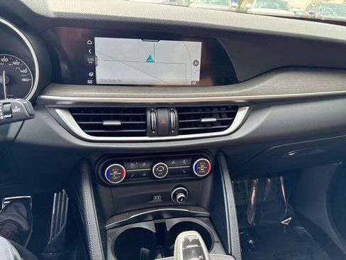 Used 2022 Alfa Romeo Stelvio Ti image 20