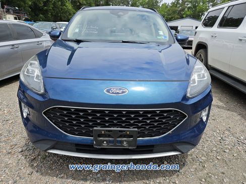 Used 2020 Ford Escape Titanium FWD image 3