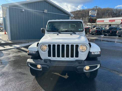Used 2022 Jeep Gladiator Sport image 2
