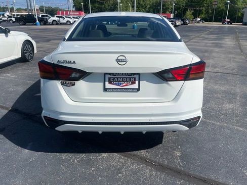 Used 2025 Nissan Altima 2.5 SV FWD image 6