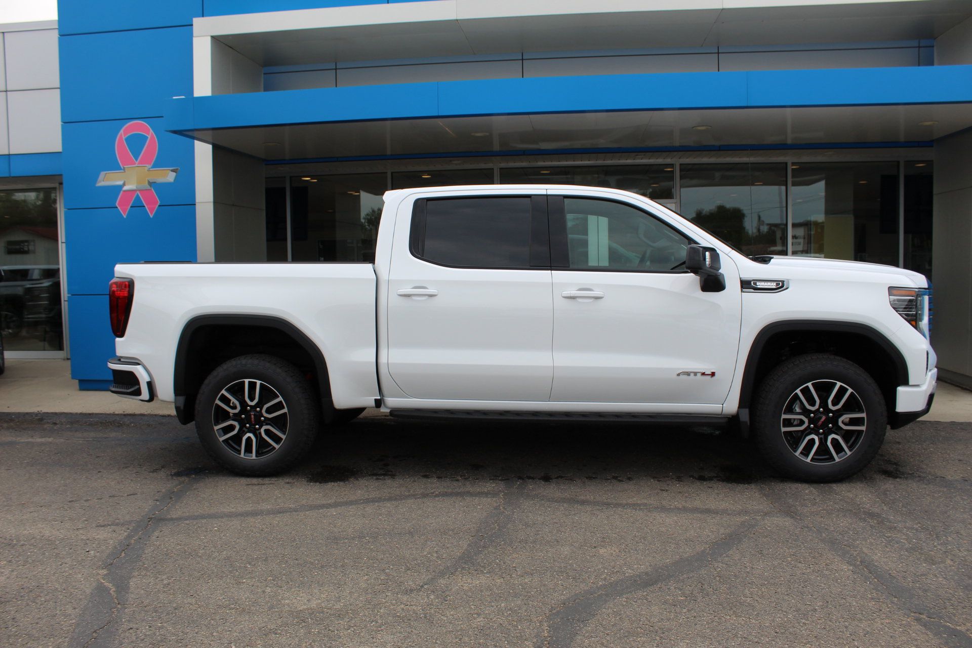 New 2026 GMC Sierra 1500 AT4 w/ AT4 Premium Package AWD/4WD image 2