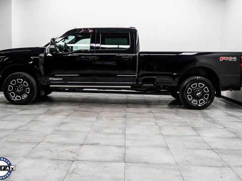Used 2025 Ford F250 Platinum image 9