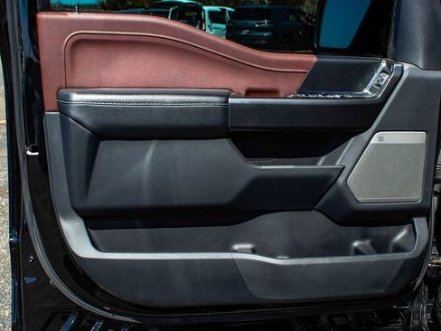 Used 2022 Ford F150 Lariat w/ Equipment Group 502A High image 8