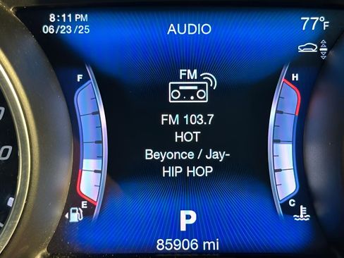 Used 2017 Maserati Levante w/ Sport Package image 17