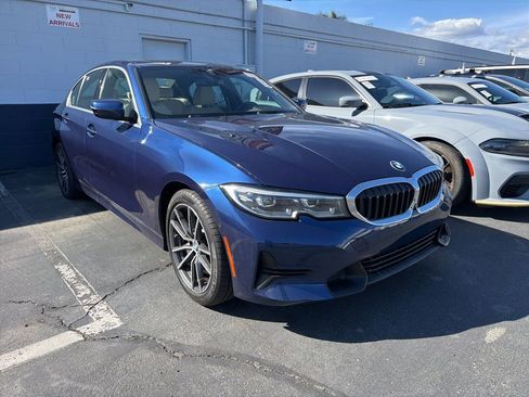 Used 2020 BMW 330i Sedan w/ Convenience Package image 3