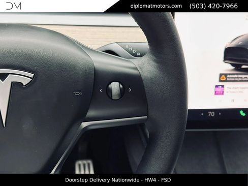 Used 2024 Tesla Model Y Performance AWD/4WD image 31