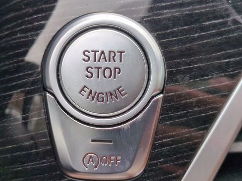 Used 2021 BMW 740i xDrive w/ M Sport Package image 30