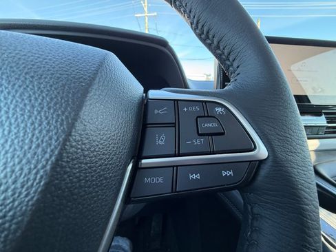 Used 2025 Toyota Sienna XLE image 23