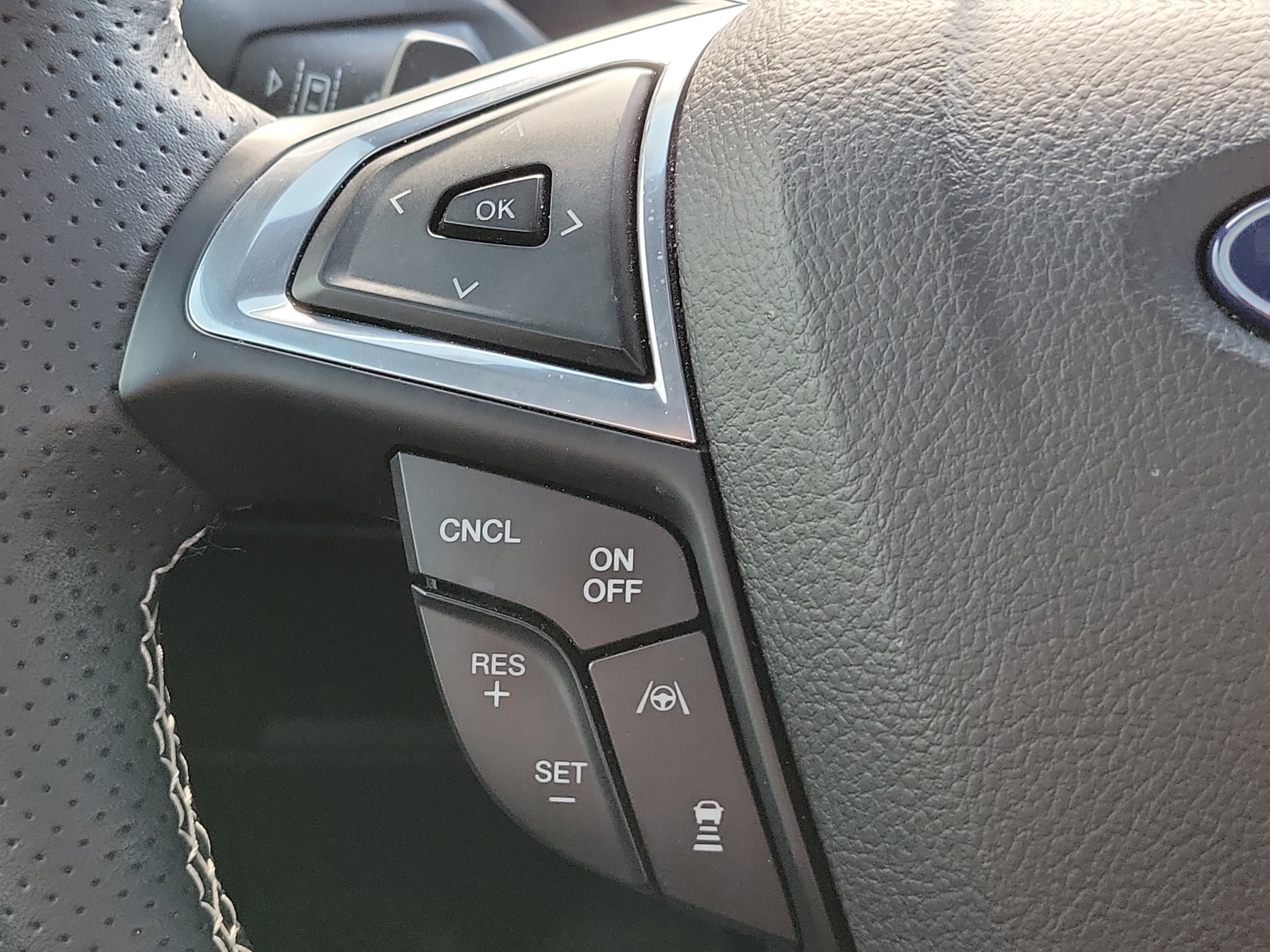 Used 2024 Ford Edge ST w/ Equipment Group 401A AWD/4WD image 23