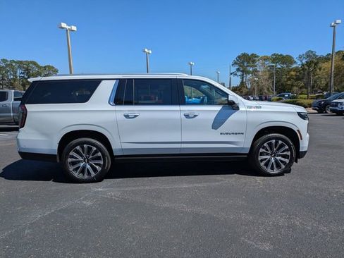New 2026 Chevrolet Suburban High Country AWD/4WD image 3