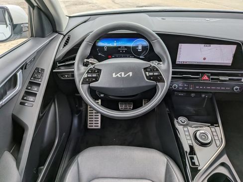 Certified 2023 Kia Niro Wave FWD image 16