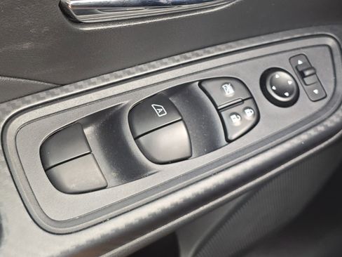 Used 2024 Nissan Versa SV w/ Trunk Package image 11