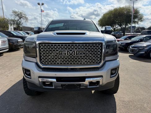 Used 2017 GMC Sierra 2500 Denali w/ Duramax Plus Package image 5