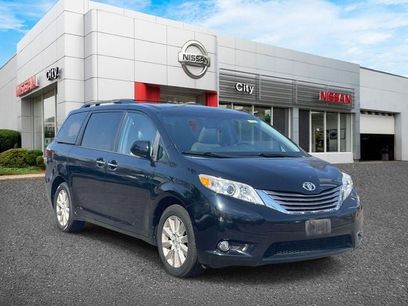 Used 2015 Toyota Sienna XLE Premium w/ Four Season Floor Mat Package