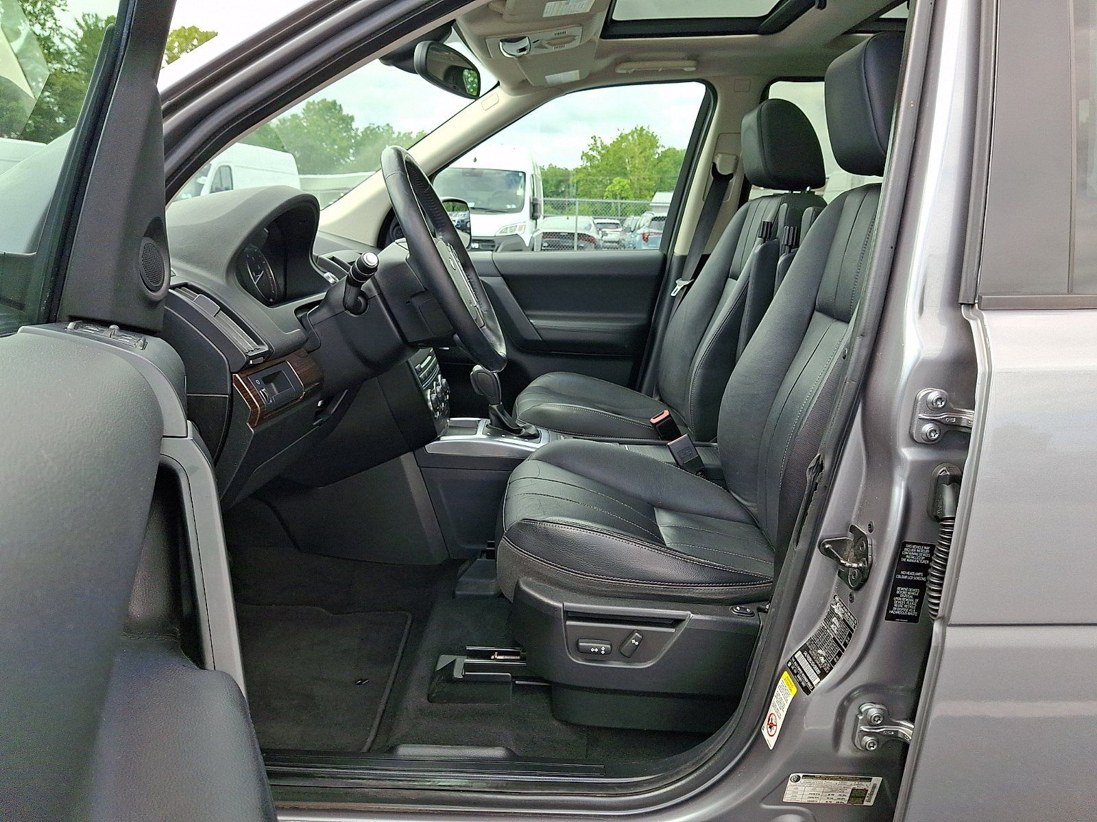 Used 2013 Land Rover LR2 AWD/4WD image 14