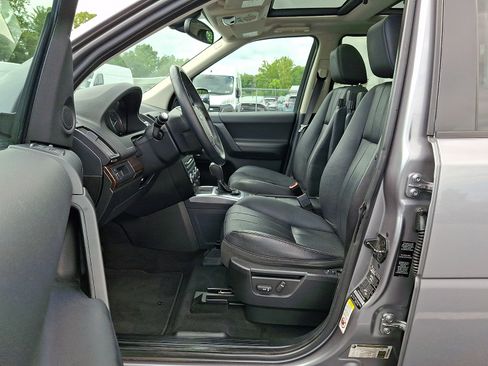 Used 2013 Land Rover LR2 AWD/4WD image 14