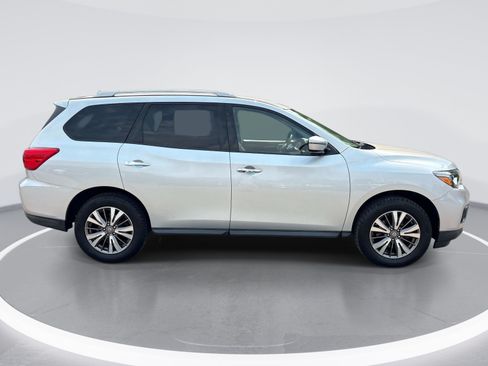 Used 2019 Nissan Pathfinder SV AWD/4WD image 9