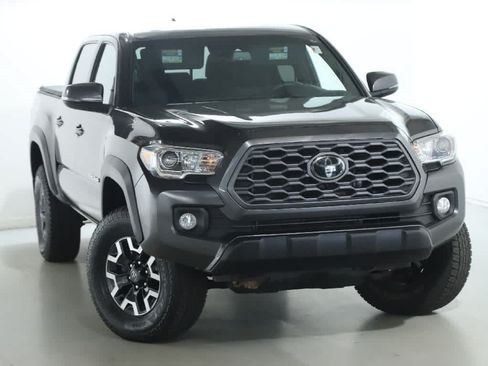 Certified 2023 Toyota Tacoma TRD Off-Road AWD/4WD image 2