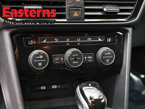 Used 2024 Volkswagen Taos SE FWD image 19