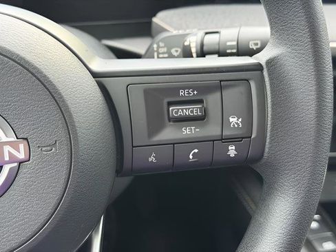 Certified 2025 Nissan Kicks SV image 23