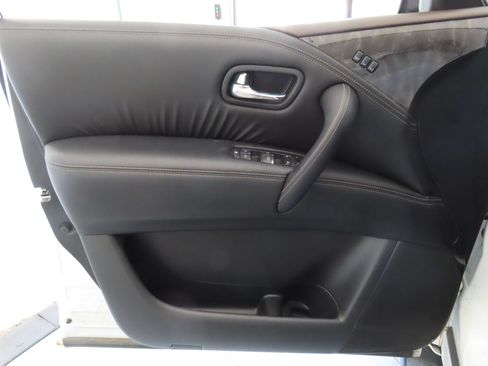 Used 2023 Nissan Armada Platinum w/ Captain's Chairs Package RWD image 10