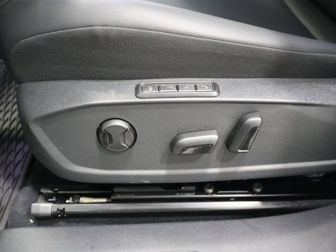 Used 2022 Volkswagen ID.4 Pro S w/ Gradient Package image 14