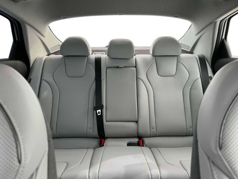 Used 2025 Hyundai Elantra Limited FWD image 16