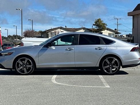 Used 2025 Honda Accord Sport image 6