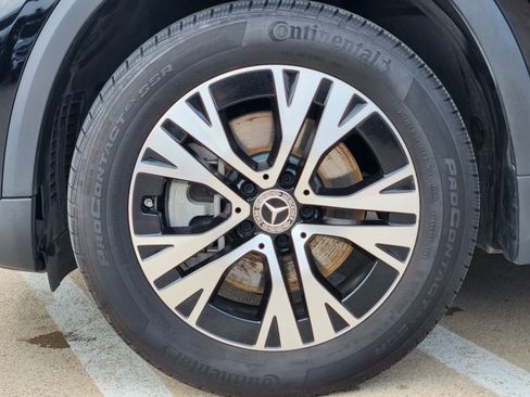 Used 2025 Mercedes-Benz GLA 250 4MATIC image 12