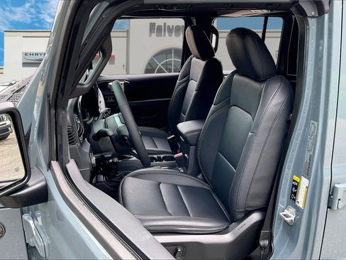 New 2026 Jeep Wrangler Unlimited Sahara AWD/4WD image 9