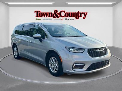 Certified 2023 Chrysler Pacifica Touring-L