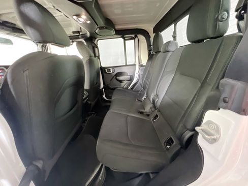 Used 2022 Jeep Gladiator Sport image 22