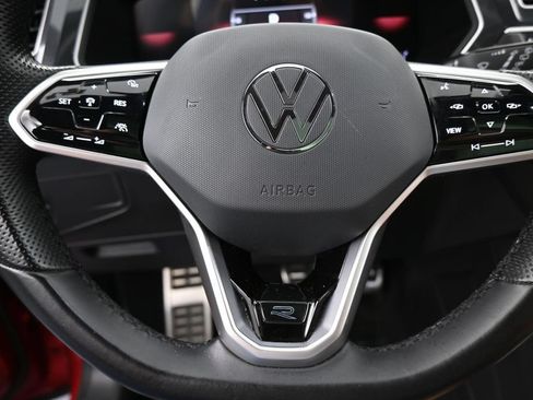 Used 2024 Volkswagen Tiguan SE R-Line FWD image 33