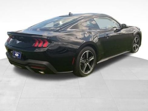 Used 2025 Ford Mustang Premium image 7