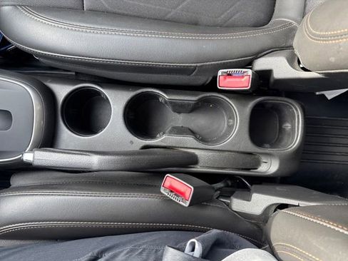 Used 2022 Chevrolet Trax LT w/ LT Convenience Package image 25