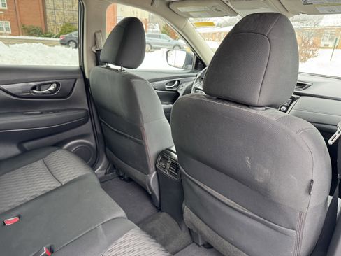 Used 2018 Nissan Rogue SV w/ Premium Package image 39