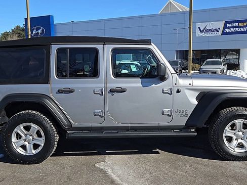 Used 2019 Jeep Wrangler Unlimited Sport S image 9