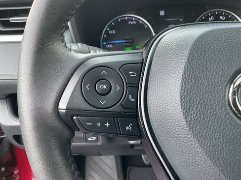 Used 2021 Toyota RAV4 XLE Premium AWD/4WD image 26