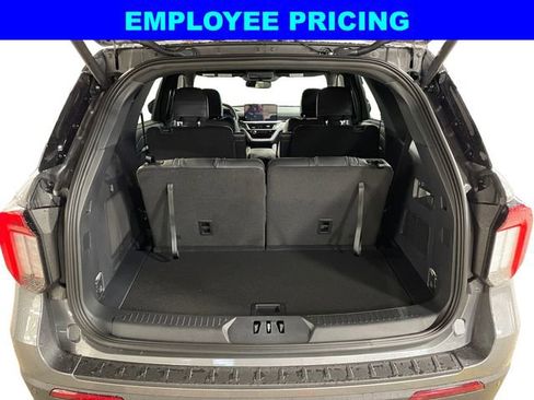 New 2026 Ford Explorer ST-Line w/ ST-Line Street Pack AWD/4WD image 5