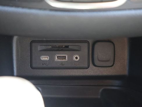 Certified 2021 Chevrolet Equinox Premier w/ Redline Edition image 23