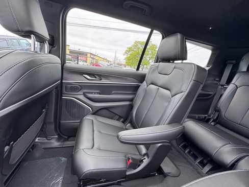 New 2026 Jeep Grand Cherokee L Limited AWD/4WD image 17