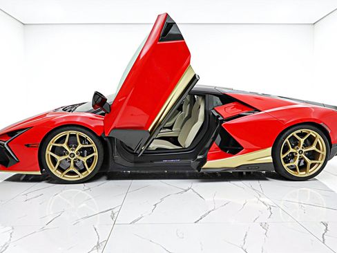 Used 2025 Lamborghini Revuelto AWD/4WD image 4
