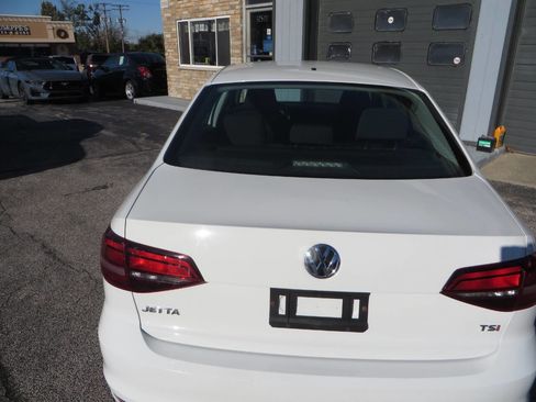 Used 2016 Volkswagen Jetta S image 43