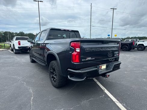 Used 2023 Chevrolet Silverado 1500 ZR2 w/ Technology Package AWD/4WD image 8