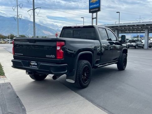 Used 2022 Chevrolet Silverado 2500 High Country w/ Z71 Off-Road Package AWD/4WD image 6