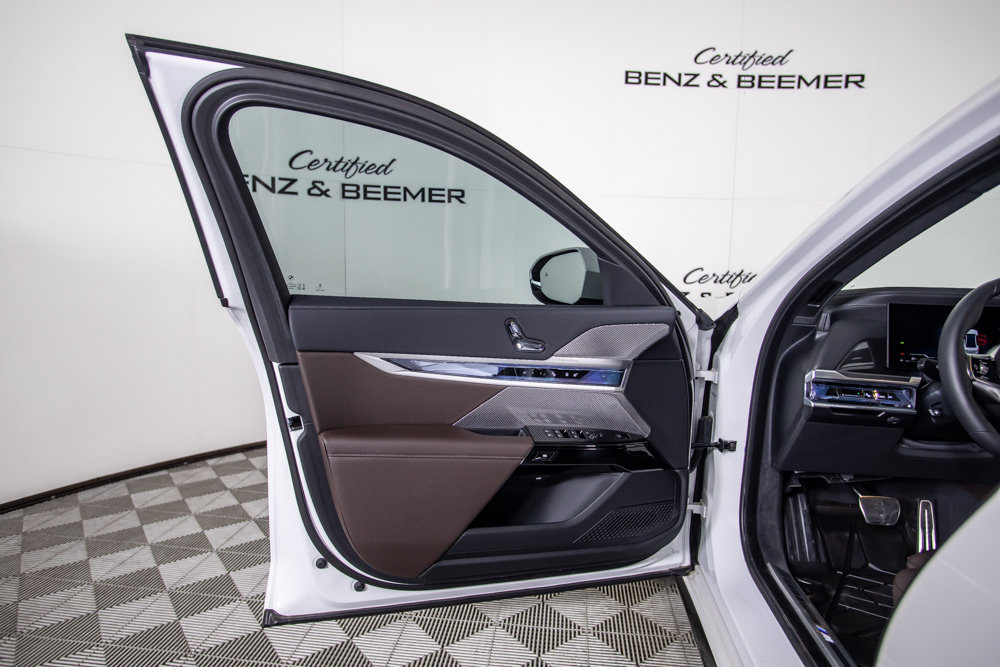 Used 2025 BMW 740i RWD image 20