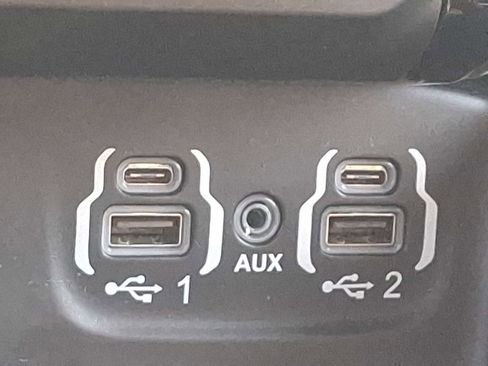 Used 2023 RAM 1500 Laramie image 24