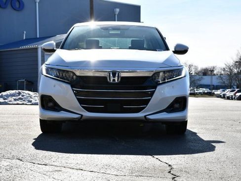 Used 2022 Honda Accord Touring image 2