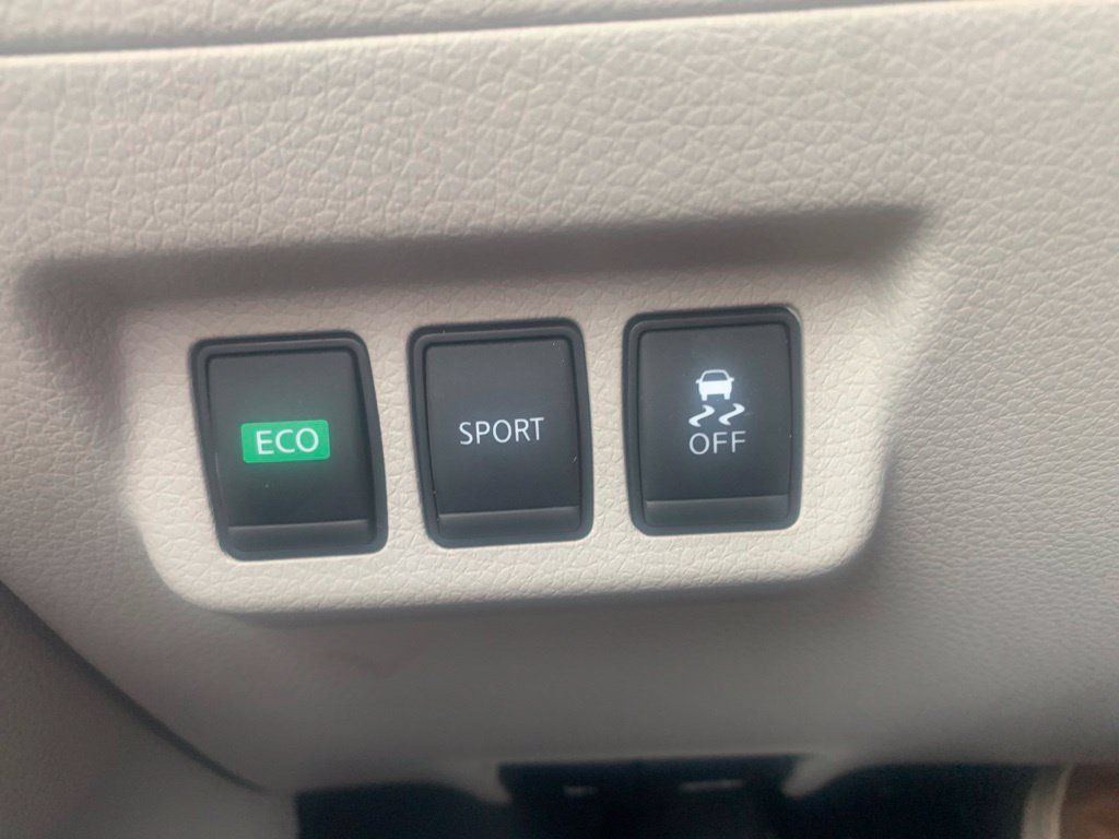 Used 2017 Nissan Sentra SV w/ Driver's Assist Package FWD image 21